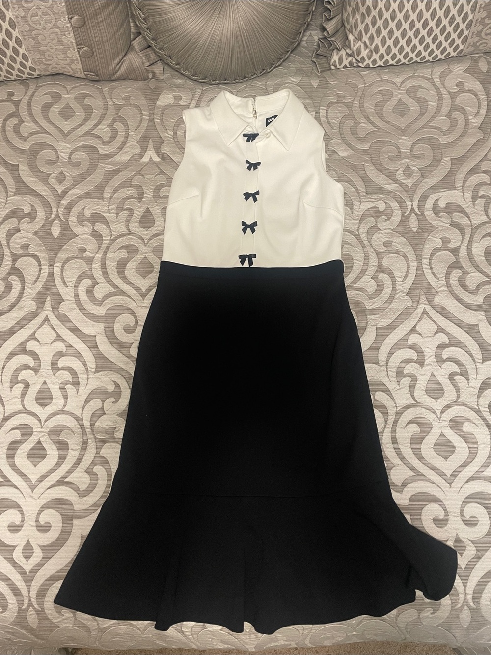 Karl Lagerfeld Black and White Bow Dress Size 4 Worn Once - Picture 2 of 12